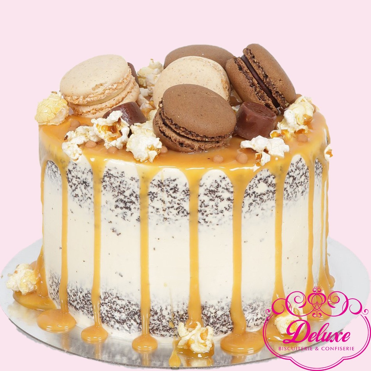 Layer Cake Caramel Chocolat Macarons Deluxe Patisserie