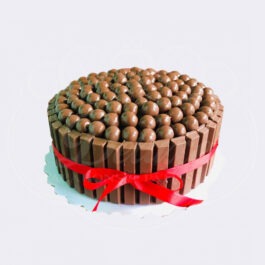 Gâteau d'Anniversaire Chocolat Kit Kat Maltesers