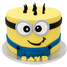 gateau anniversaire enfant minion deluxe macarons et patisserie