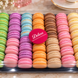 Plateau de 56 macarons Deluxe multicolores en assortiment – Tunis