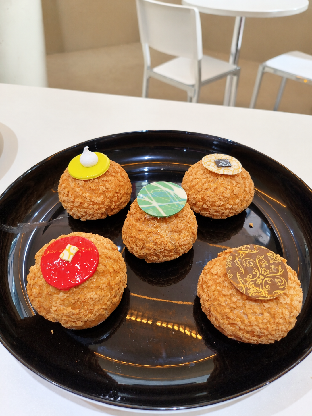 Choux à la Crème Deluxe – Craquelin et Décors, Grand Format Choux à la Crème Deluxe – Craquelin et Décors, Grand Format – Image 3