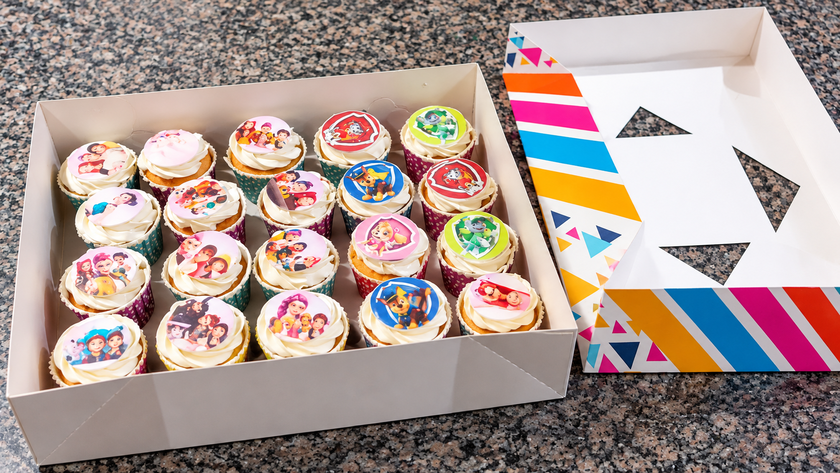 Cupcake K-Pop Demon Hunters – Cupcake Personnalisé Cupcake K-Pop Demon Hunters – Cupcake Personnalisé – Image 2